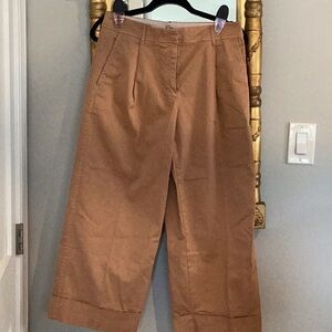 Super cute caramel colored pleated baggy chinos J Crew, side slit pockets